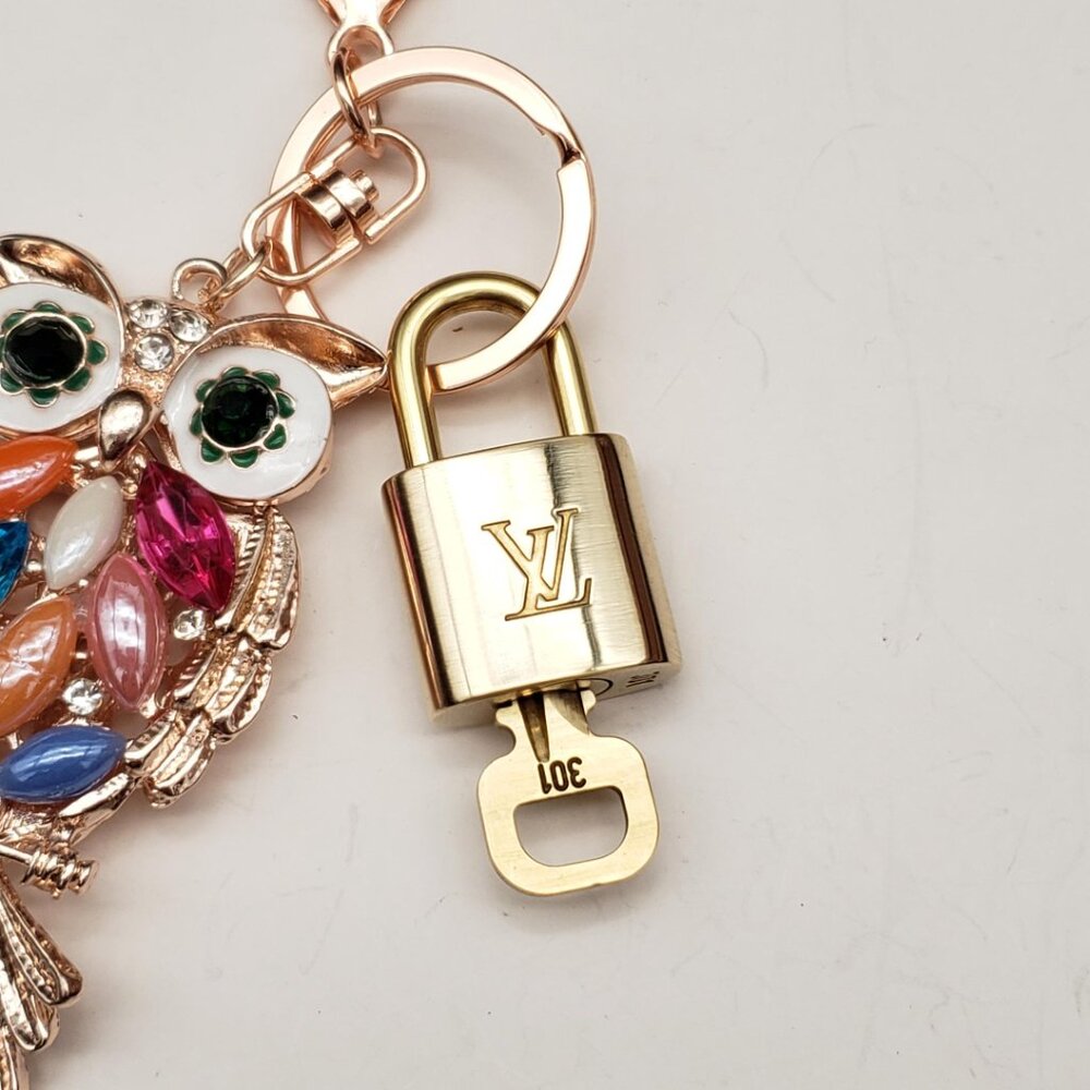 Authentic Louis Vuitton Padlock & Key Gold ✨Unbranded Owl Bag Charm Keychain - Picture 4 of 8